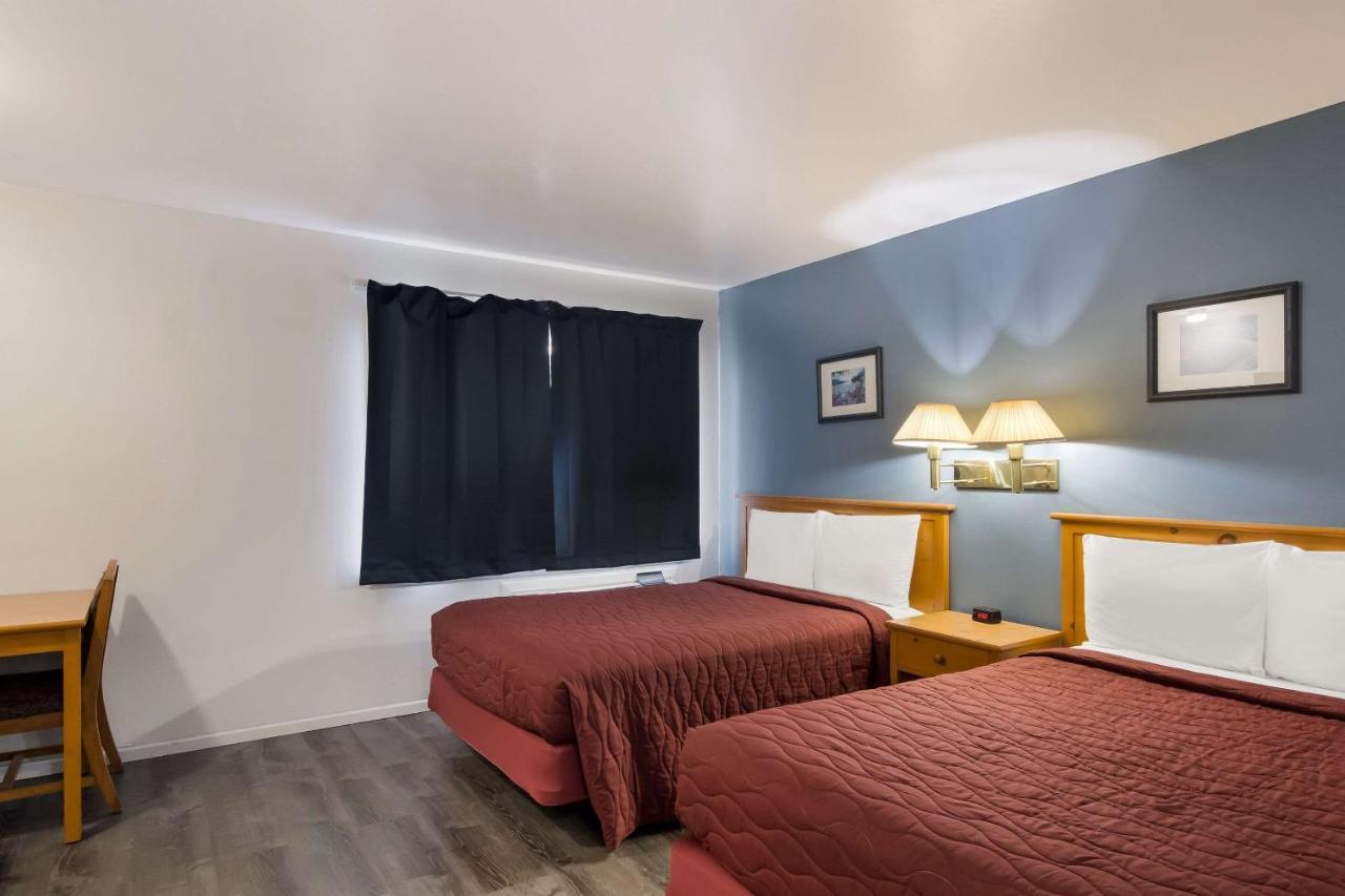 Rodeway Inn & Suites Sidney Historic Downtown I-80 Buitenkant foto
