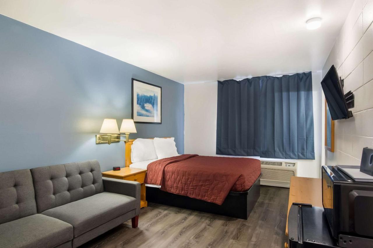 Rodeway Inn & Suites Sidney Historic Downtown I-80 Buitenkant foto