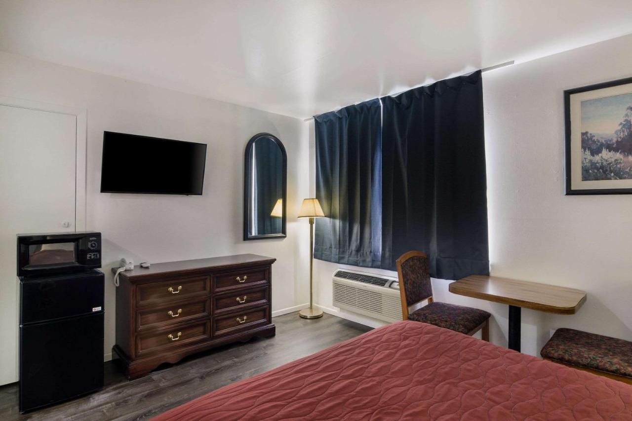 Rodeway Inn & Suites Sidney Historic Downtown I-80 Buitenkant foto