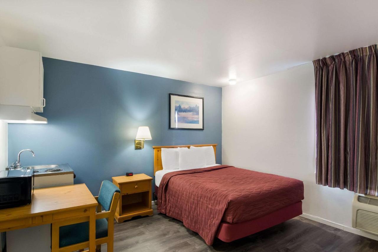 Rodeway Inn & Suites Sidney Historic Downtown I-80 Buitenkant foto