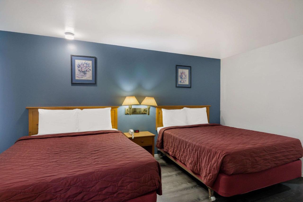 Rodeway Inn & Suites Sidney Historic Downtown I-80 Buitenkant foto
