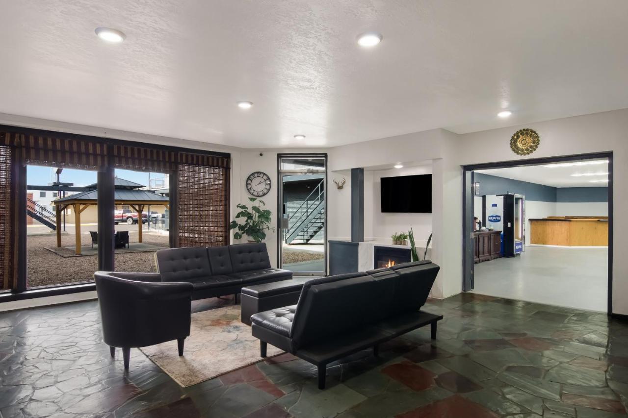 Rodeway Inn & Suites Sidney Historic Downtown I-80 Buitenkant foto